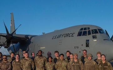 62d AW, Little Rock AFB, Royal New Zealand Air Force train on Combat Offload Method B