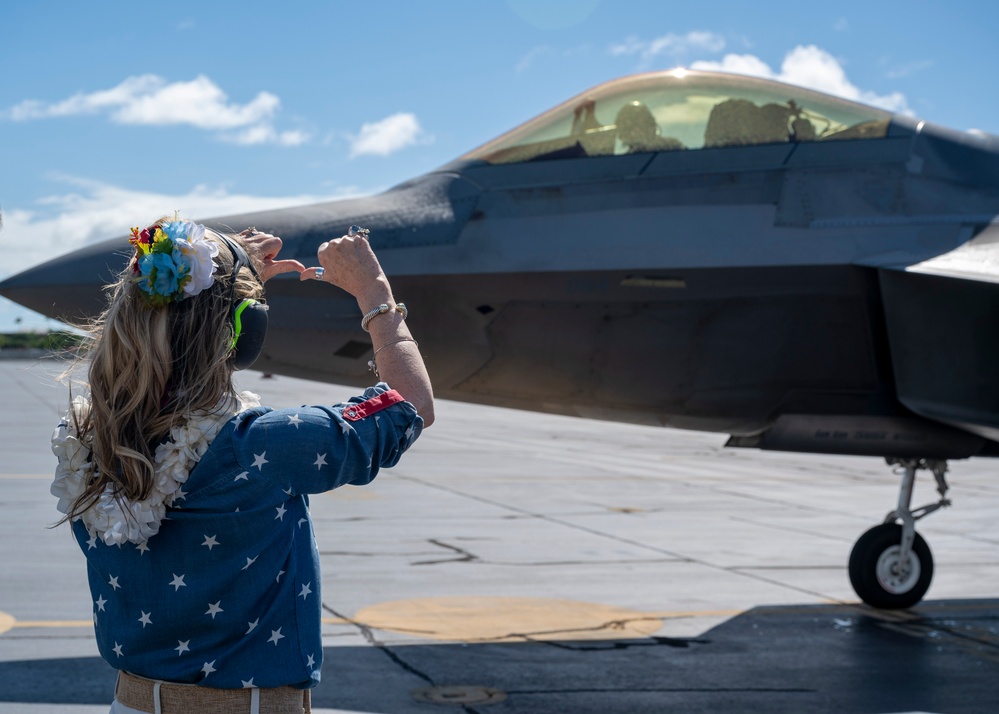 Gen. Wilsbach completes fini-flight as PACAF commander