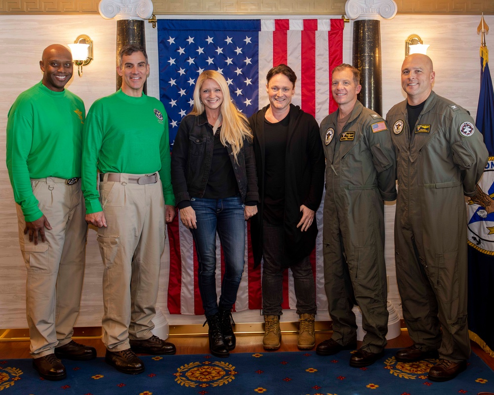 USS Carl Vinson (CVN 70) Hosts Two Story Road