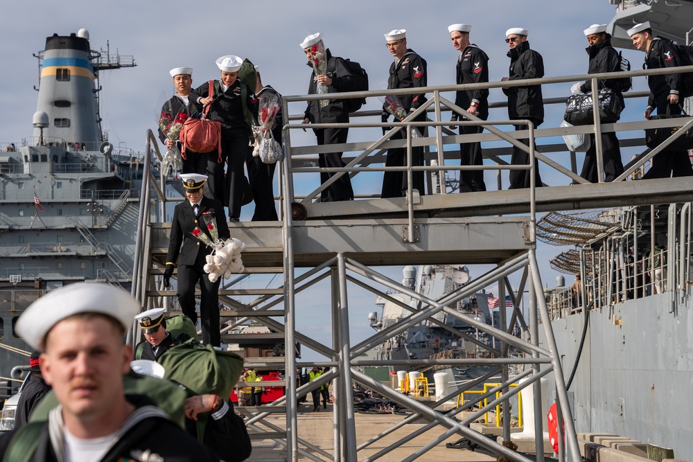 USS Normandy (CG 60) Returns from Deployment