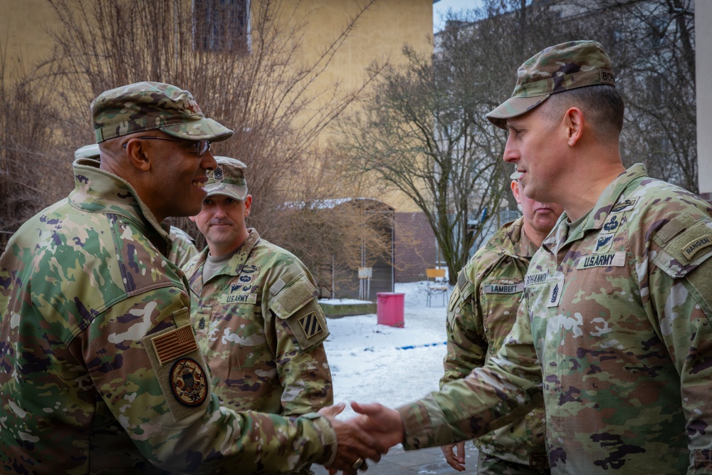 Chairman Of The Joint Chiefs Of Staff Visits Camp Kosciuszko