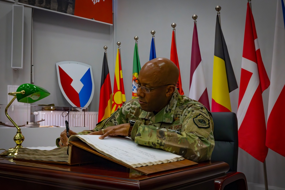 Chairman Of The Joint Chiefs Of Staff Visits Camp Kosciuszko