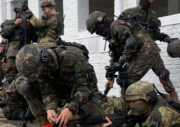 USAG Daegu HHC Soldiers conduct training with ROK Army 50th Infantry