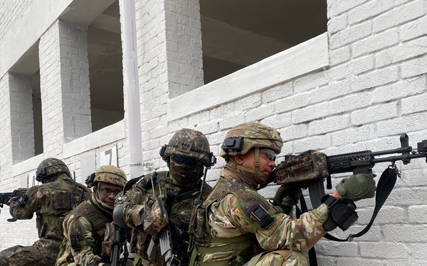 USAG Daegu HHC Soldiers conduct training with ROK Army 50th Infantry