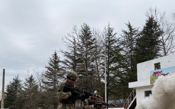 USAG Daegu HHC Soldiers conduct training with ROK Army 50th Infantry