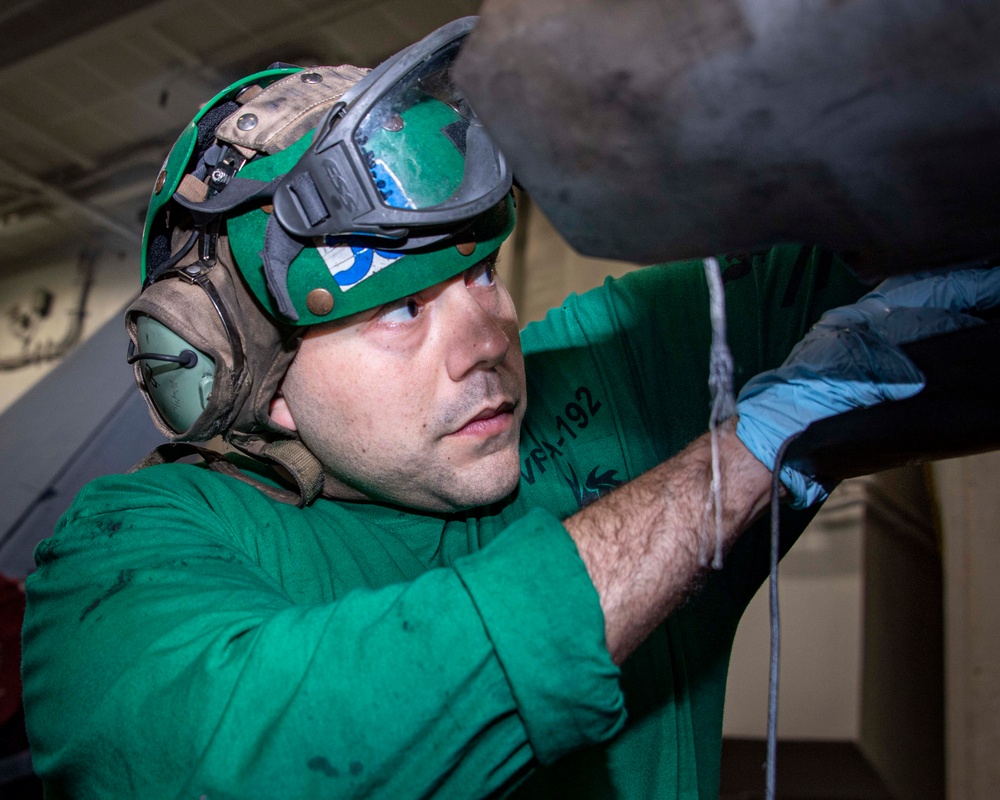 USS Carl Vinson (CVN 70) Sailor Conducts Maintenance