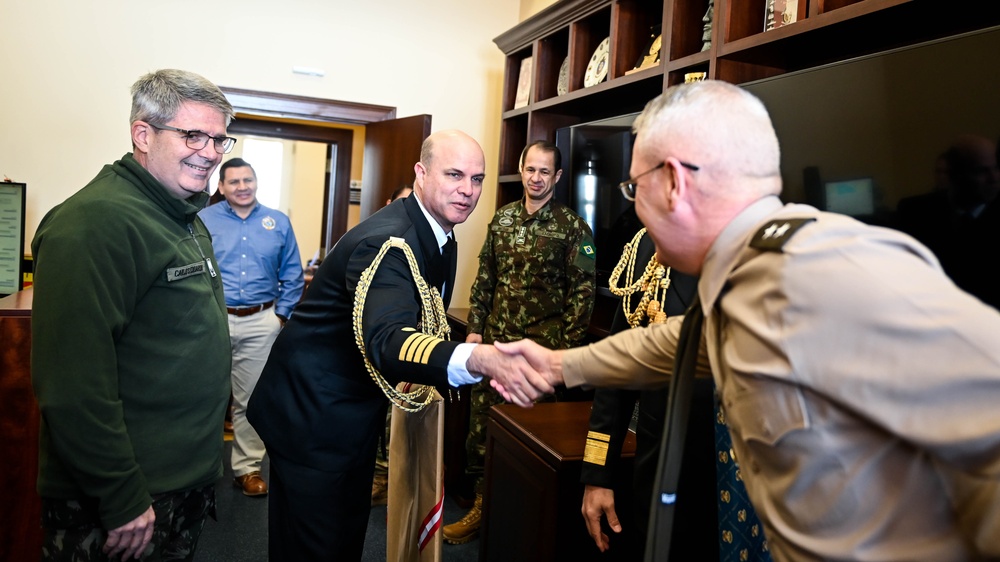 Peruvian Dignitaries present Historic Portrait to the Inter-American Defense College