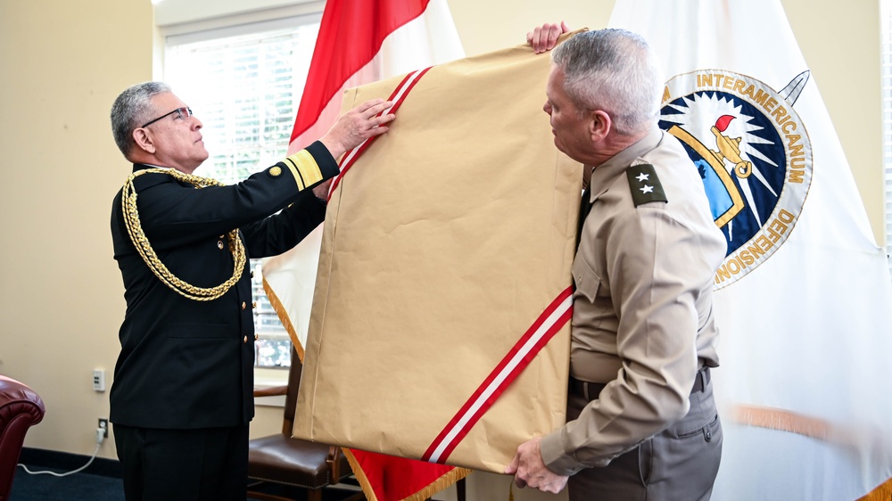 Peruvian Dignitaries present Historic Portrait to the Inter-American Defense College