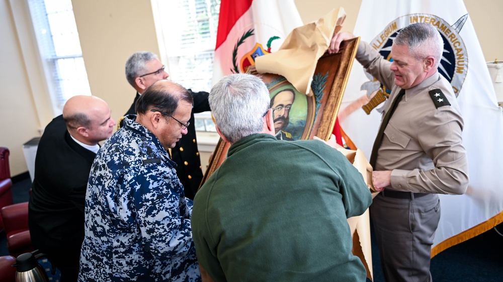 Peruvian Dignitaries present Historic Portrait to the Inter-American Defense College