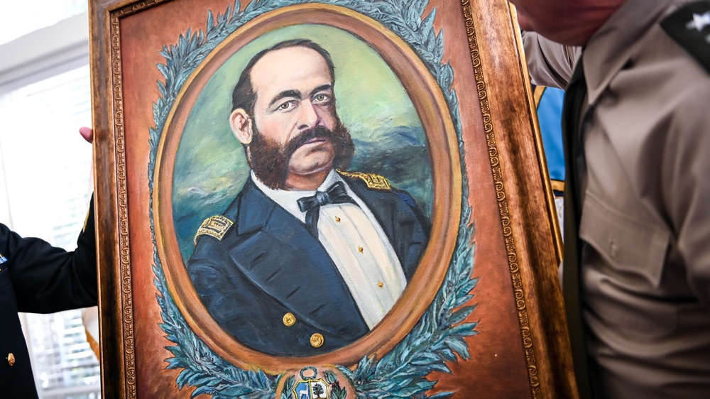 Peruvian Dignitaries present Historic Portrait to the Inter-American Defense College