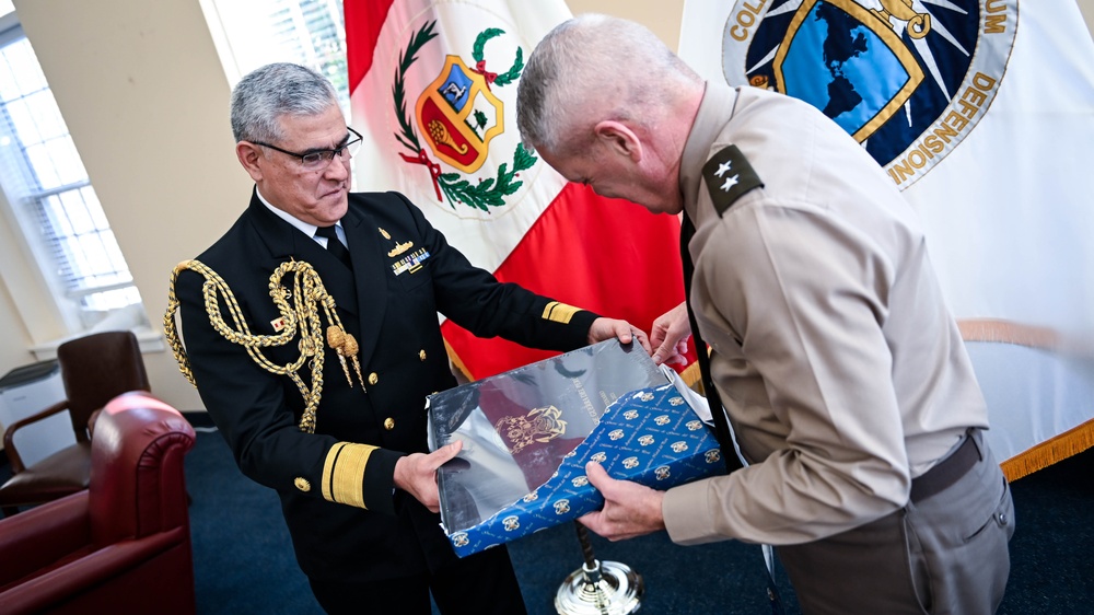 Peruvian Dignitaries present Historic Portrait to the Inter-American Defense College