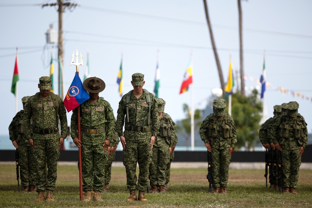 Infanteria de Marina de Colombia graduates first female recruits