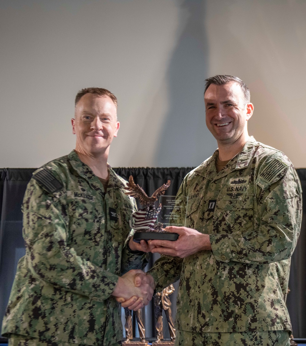 NSGL, Tenant Command Sailors Receive Navy League SOY Awards