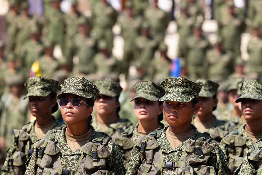 Infanteria de Marina de Colombia graduates first female recruits