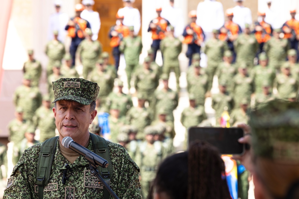 Infanteria de Marina de Colombia graduates first female recruits