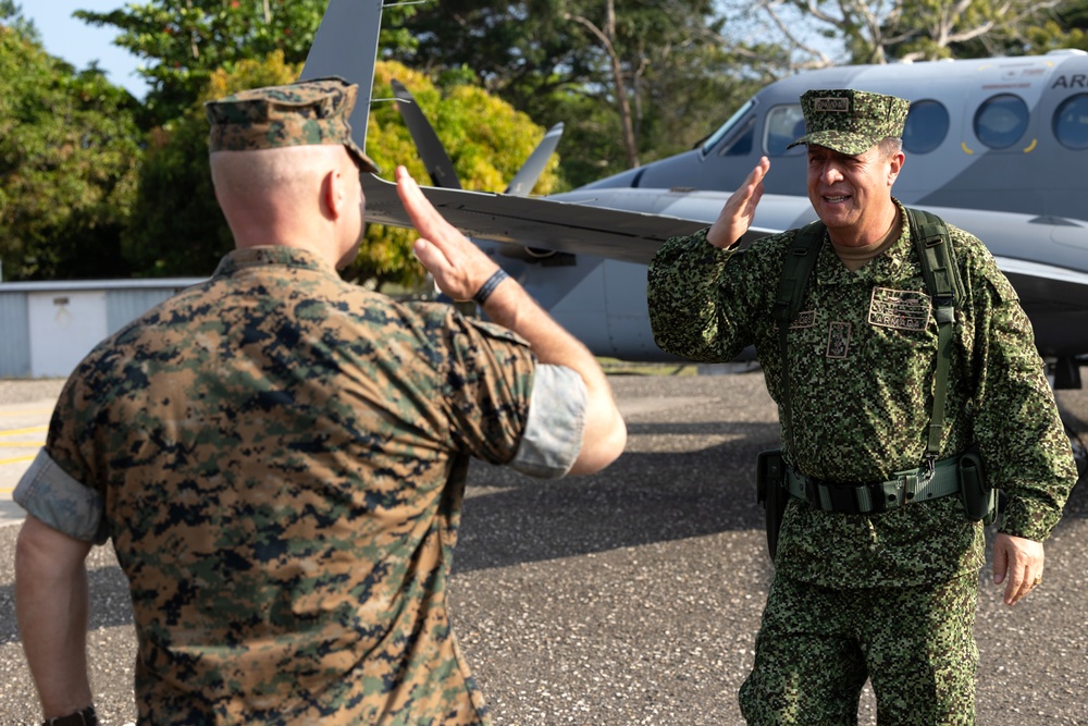 Infanteria de Marina de Colombia graduates first female recruits