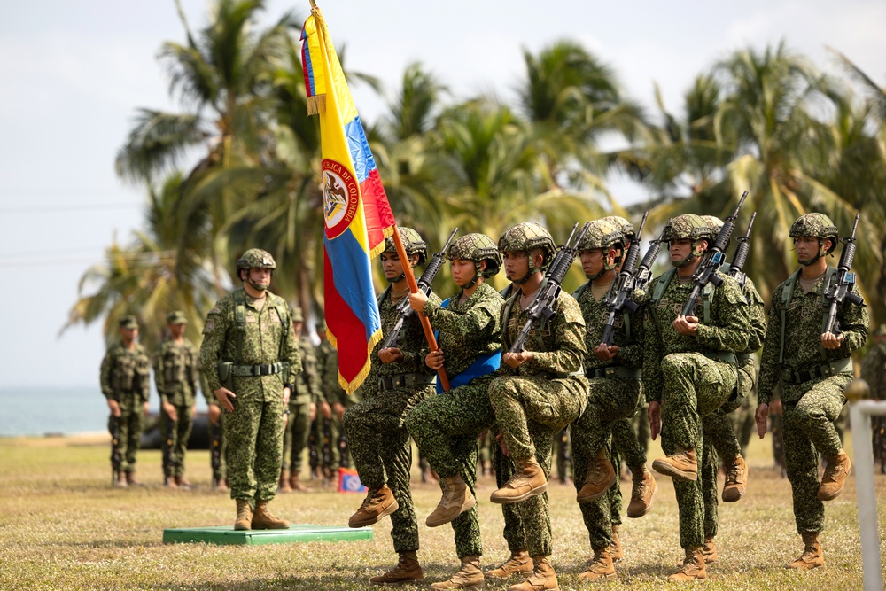 Infanteria de Marina de Colombia graduates first female recruits