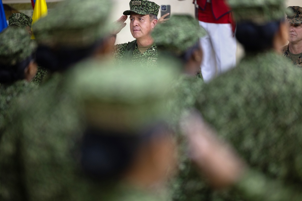 Infanteria de Marina de Colombia graduates first female recruits