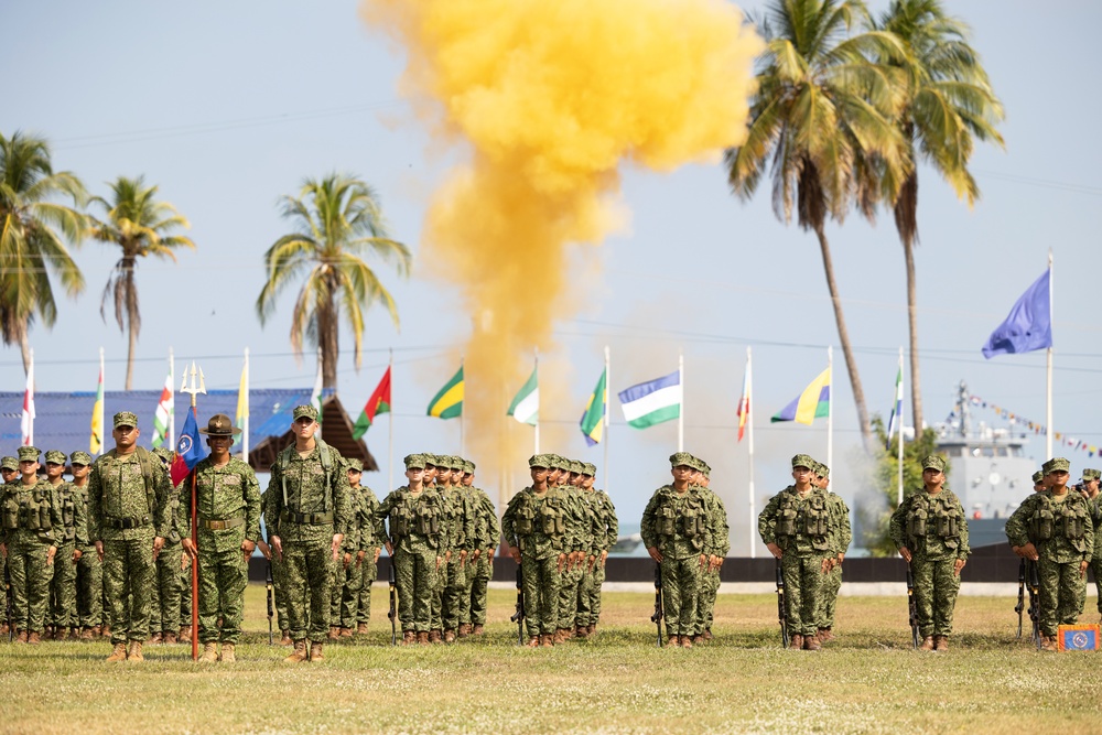 Infanteria de Marina de Colombia graduates first female recruits