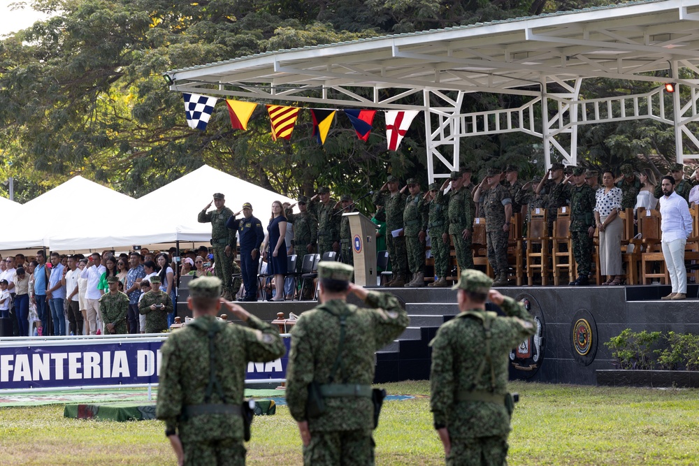 Infanteria de Marina de Colombia graduates first female recruits