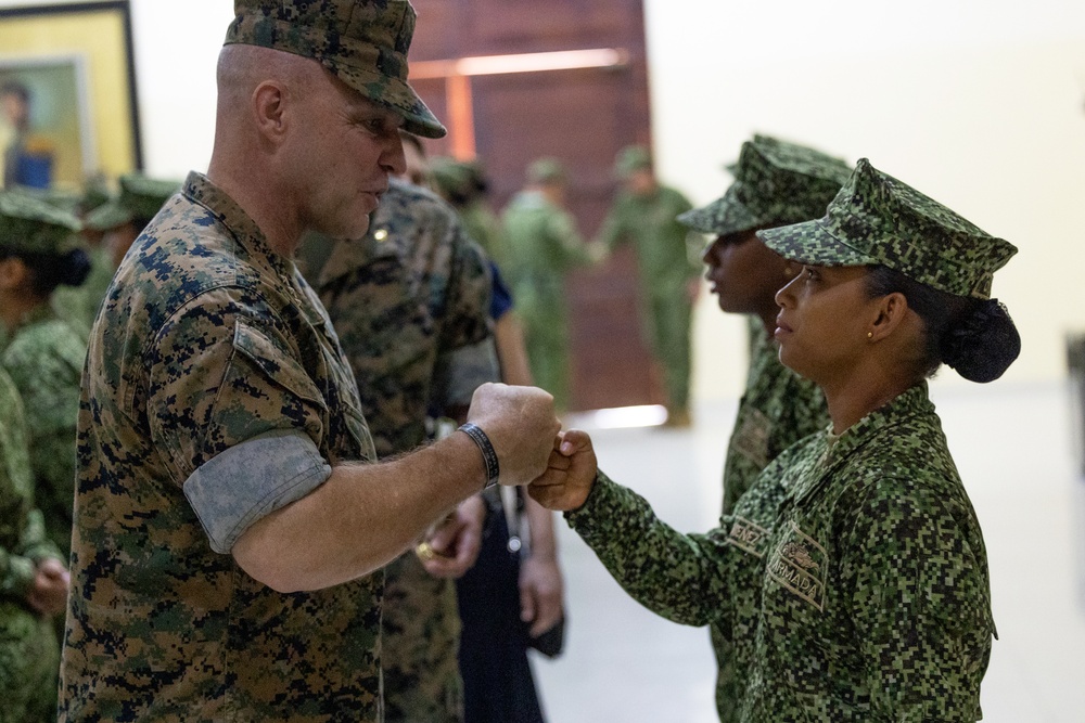 Infanteria de Marina de Colombia graduates first female recruits