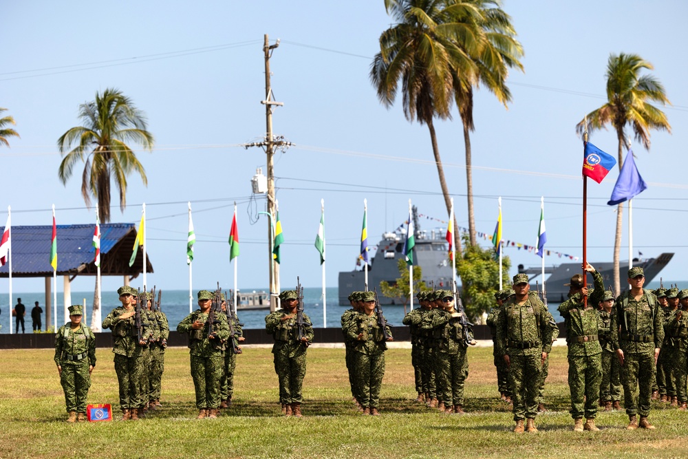 Infanteria de Marina de Colombia graduates first female recruits