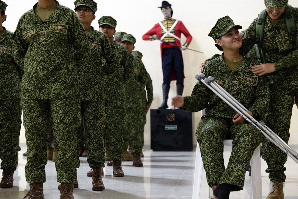 Infanteria de Marina de Colombia graduates first female recruits