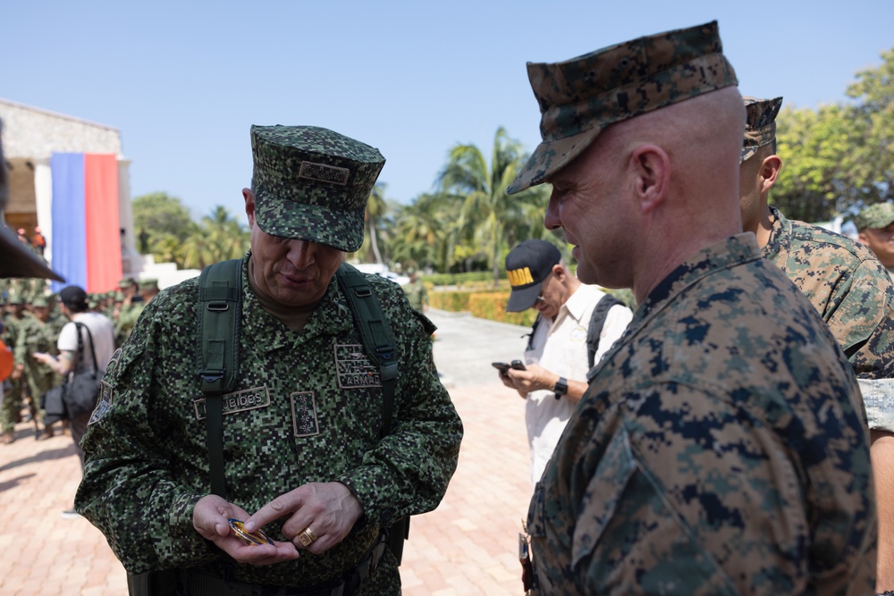 Infanteria de Marina de Colombia graduates first female recruits