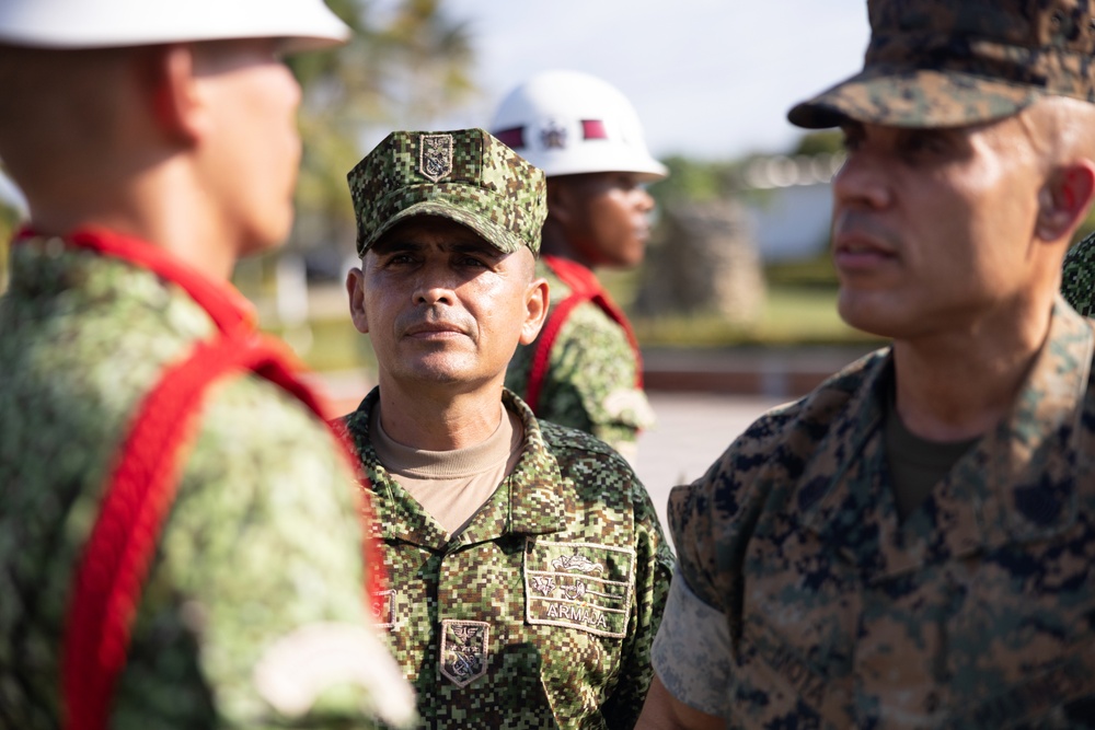 Infanteria de Marina de Colombia graduates first female recruits