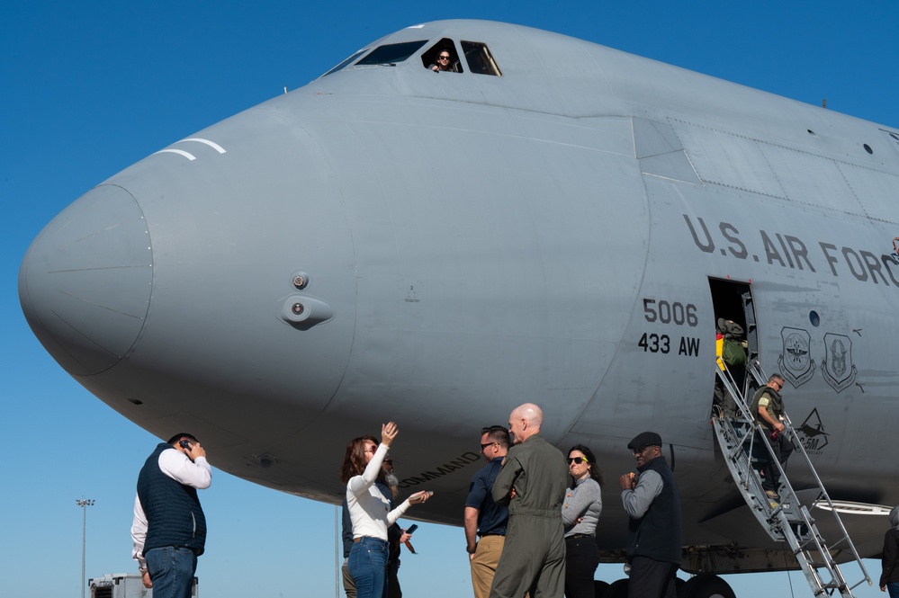 Leadership San Antonio visits jBSA-Lackland