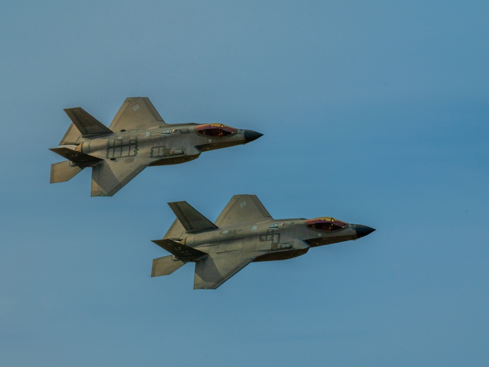 Luke Fighters Soar Over Gila Bend