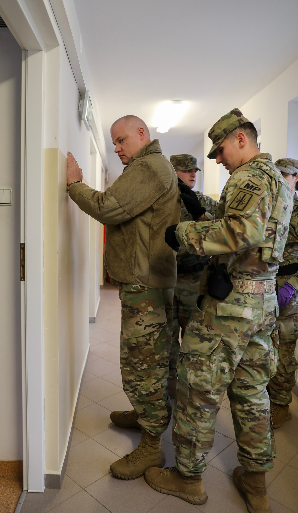 LAANG 773rd MP Bn MPs perform detainee ops for Guardian Sphinx at LSA Poland