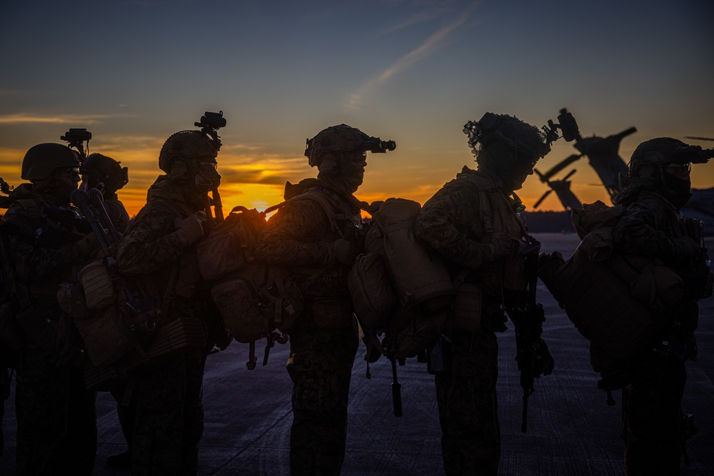 Alpha Co., BLT 1/8 Conducts Pre-Raid Flight Ops