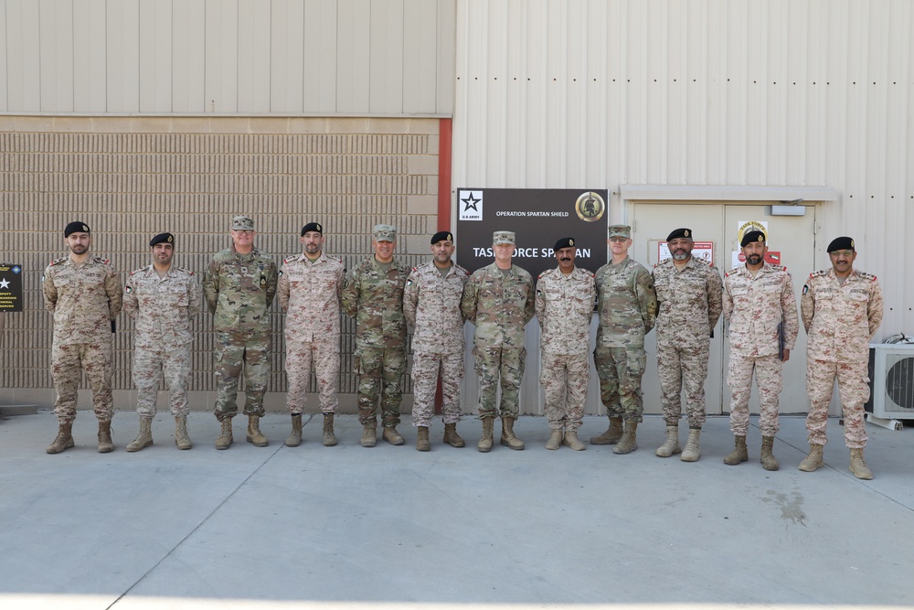 Kuwait Land Forces leaders visit TFS Headquarters