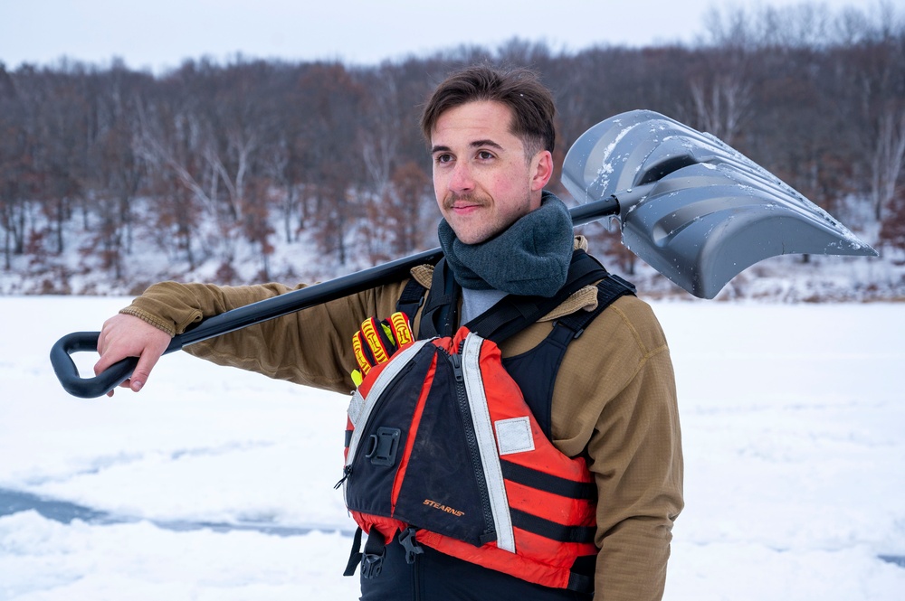 Navy Explosive Ordnance Disposal Hosts Arctic Training Exercise Snow Crab Ex 24-1