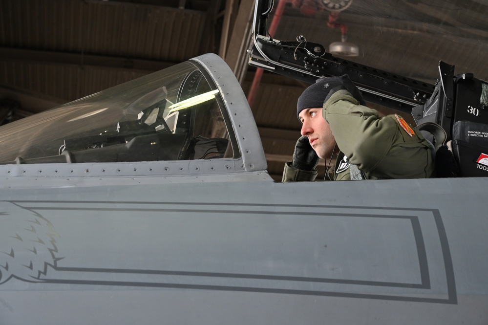 Last F-15C pilots enter IP upgrade training