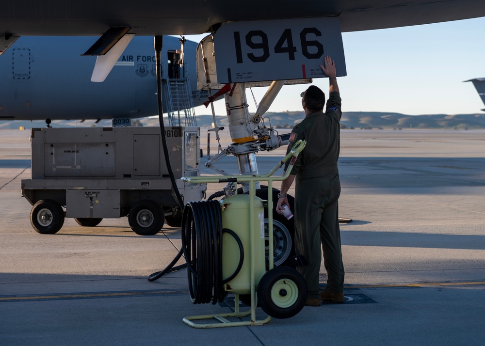 9th Air Refueling Squadron retires flagship KC-10 Extender