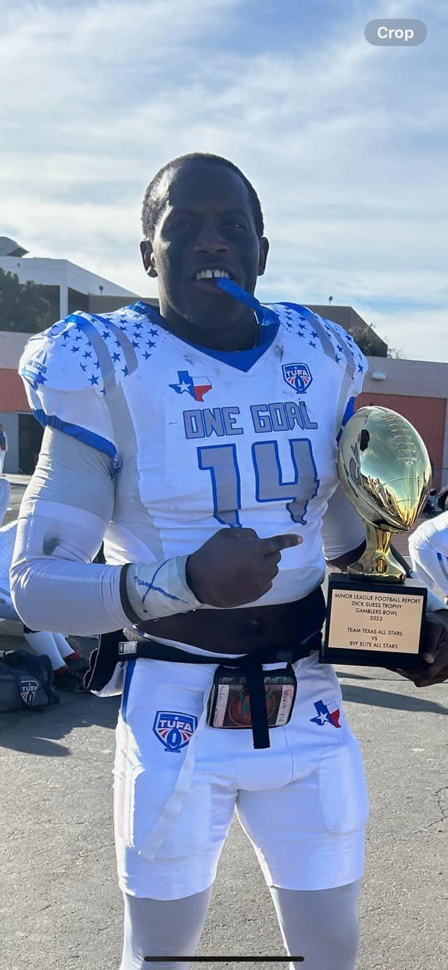 YPG Soldier helps football team take home trophy
