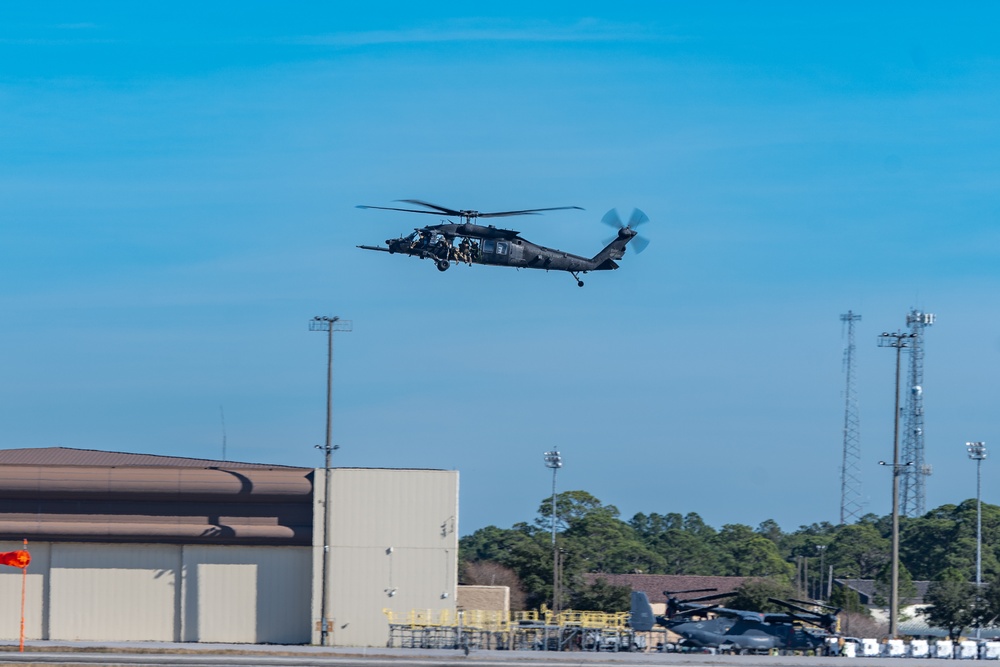 Night Stalkers conduct rappel exercise over Hurlburt Field