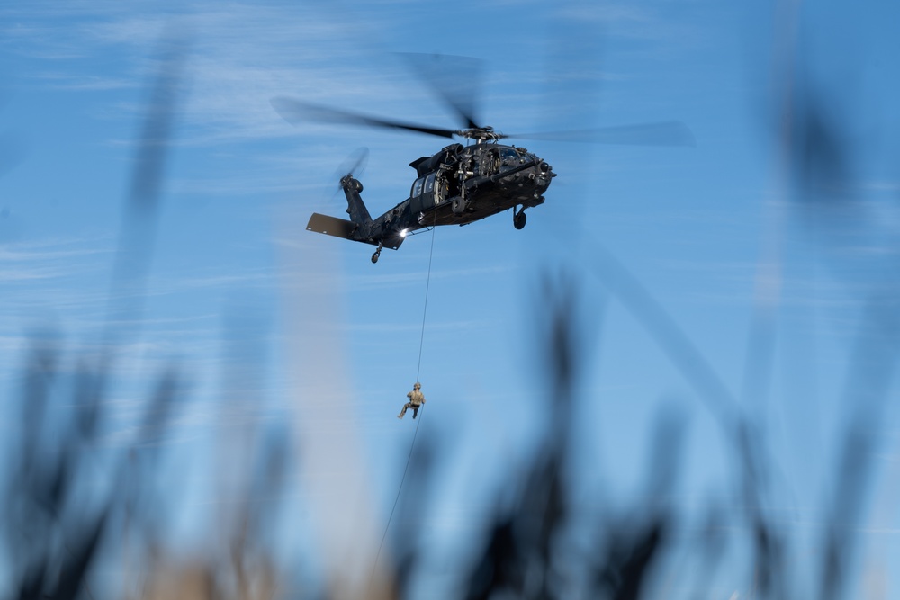 Night Stalkers conduct rappel exercise over Hurlburt Field