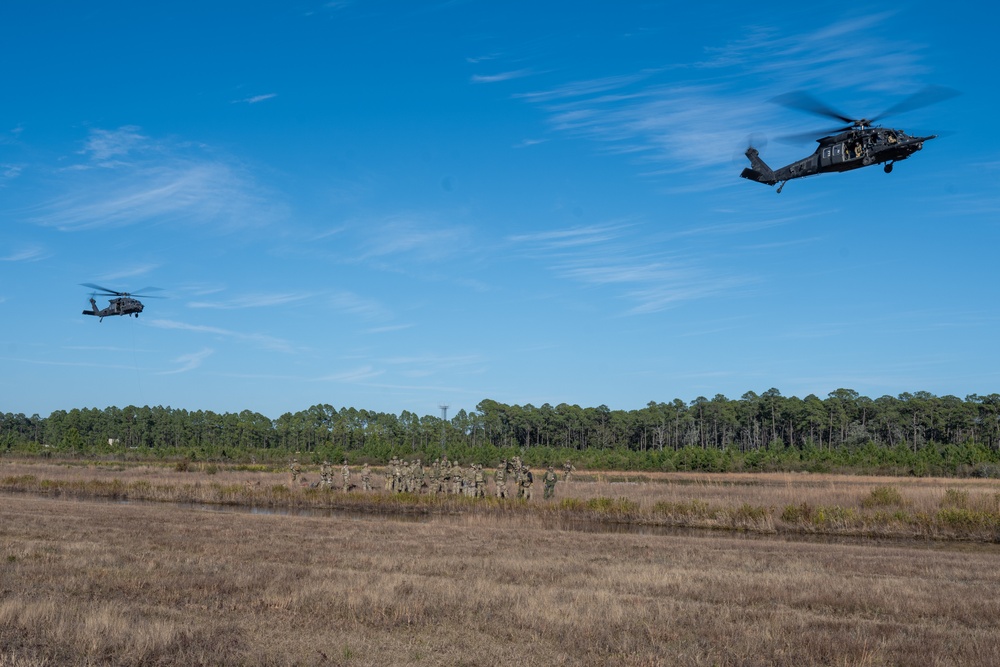 Night Stalkers conduct rappel exercise over Hurlburt Field