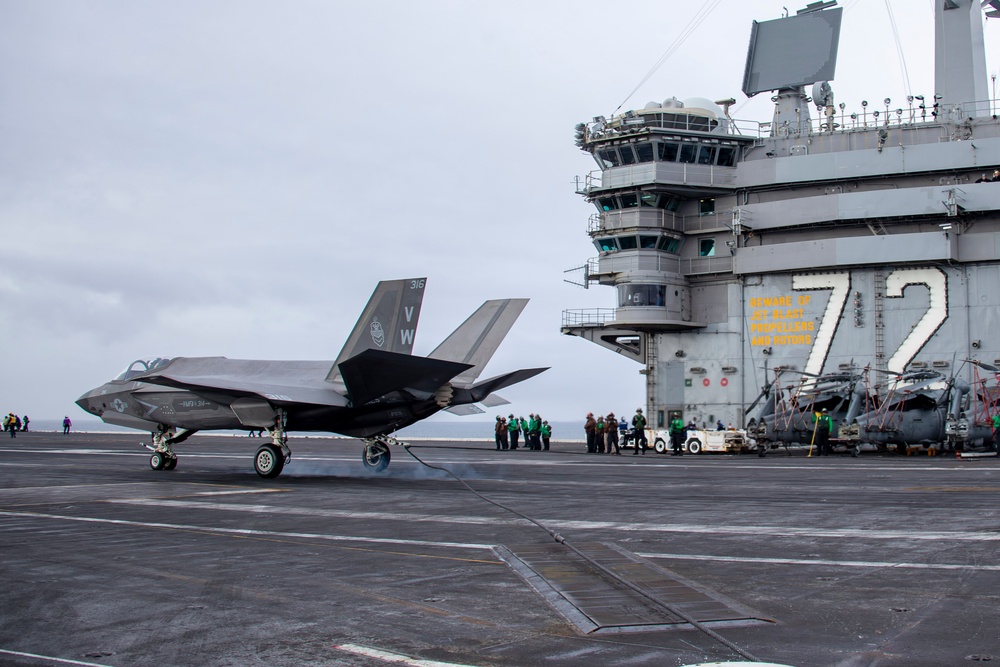 Abraham Lincoln conducts flight operations