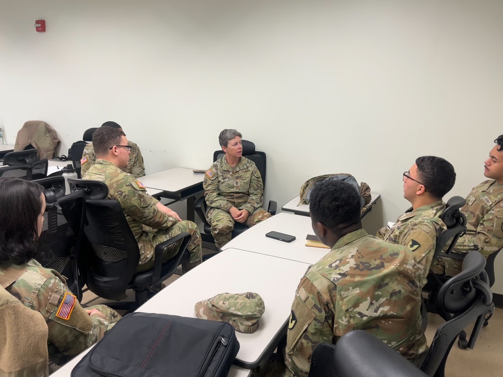 USARPAC CMF 46 Professionals Advise Young Army Communicators During LPD
