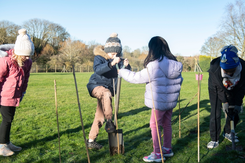 Pathfinder community plant 400 trees in support of UK initiative