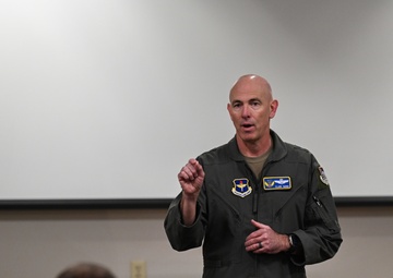 19th Air Force Command Team Visits 337th ACS