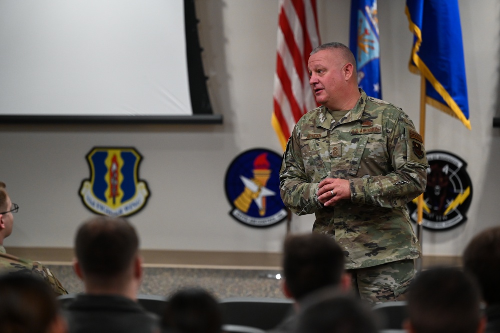 19th Air Force Command Team Visits 337th ACS