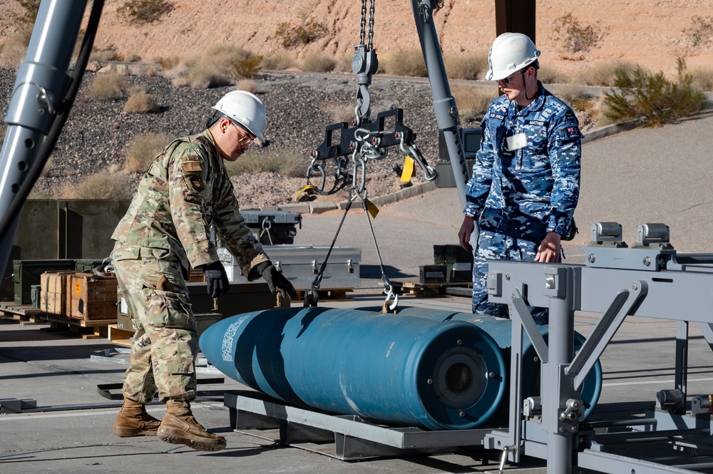 RAAF &amp; U.S. Airmen GBU Bomb Build