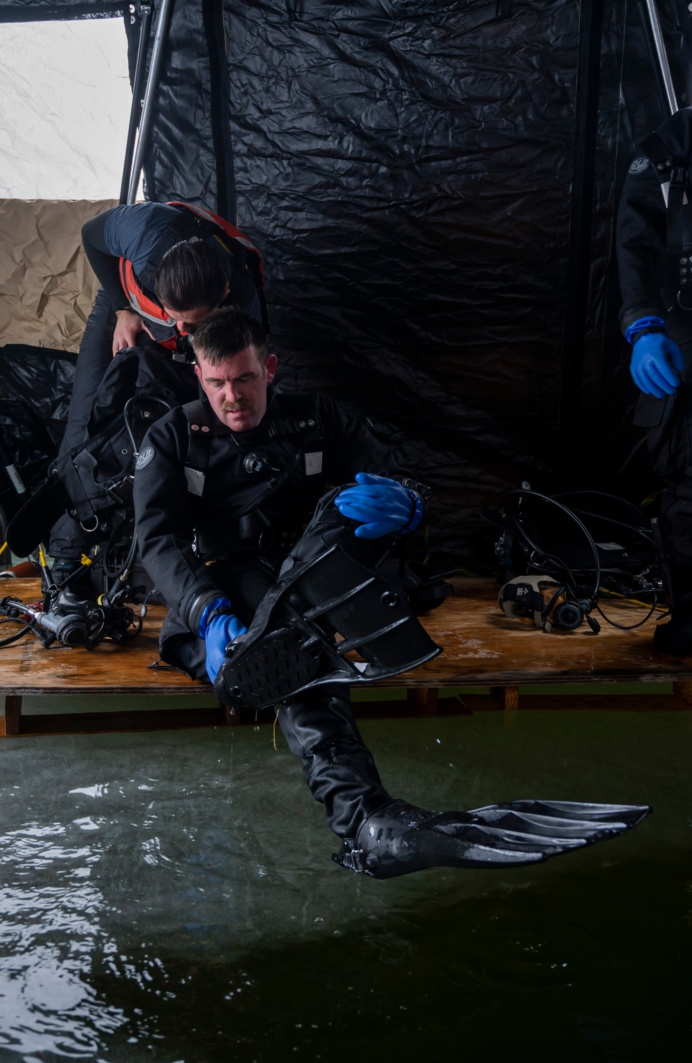 Navy Explosive Ordnance Disposal Hosts Arctic Training Exercise Snow Crab Ex 24-1