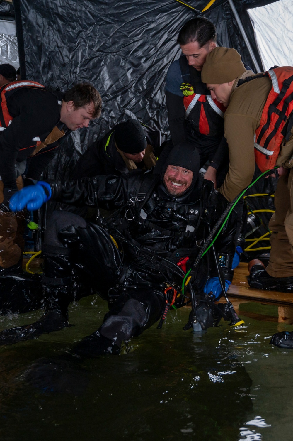 Navy Explosive Ordnance Disposal Hosts Arctic Training Exercise Snow Crab Ex 24-1