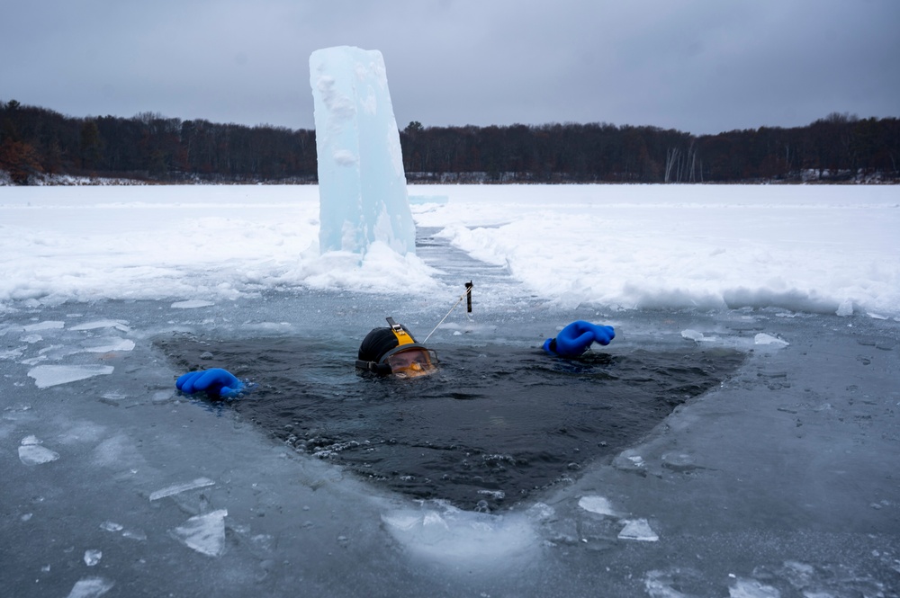 Navy Explosive Ordnance Disposal Hosts Arctic Training Exercise Snow Crab Ex 24-1